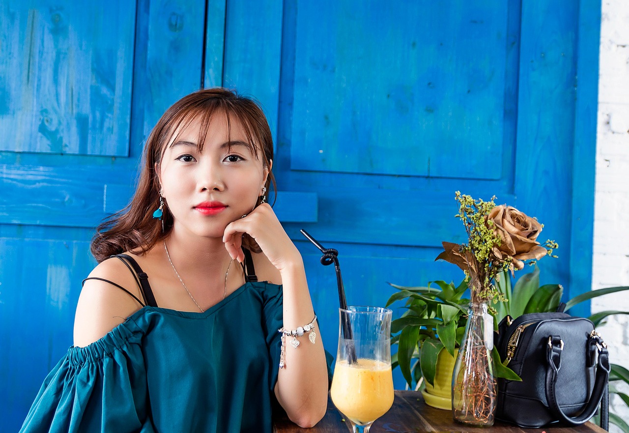 从一次性电话号码到现实生活中见面的转变