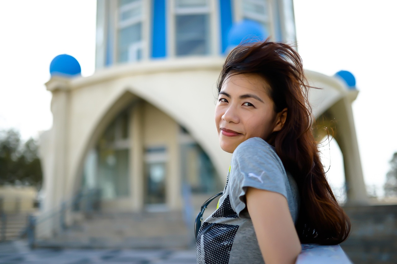 如何在匿名视频通话中创造性地打动对方